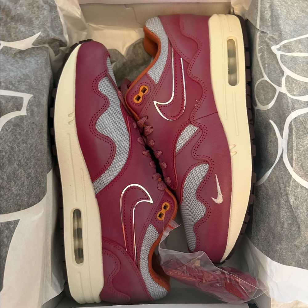 Nike x Patta - Air Max 1 - 8M/9.5W
